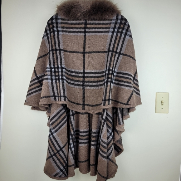 Ariana by Howard's tan black plaid cape coat waterfall front faux fur collar OS - Picture 7 of 12